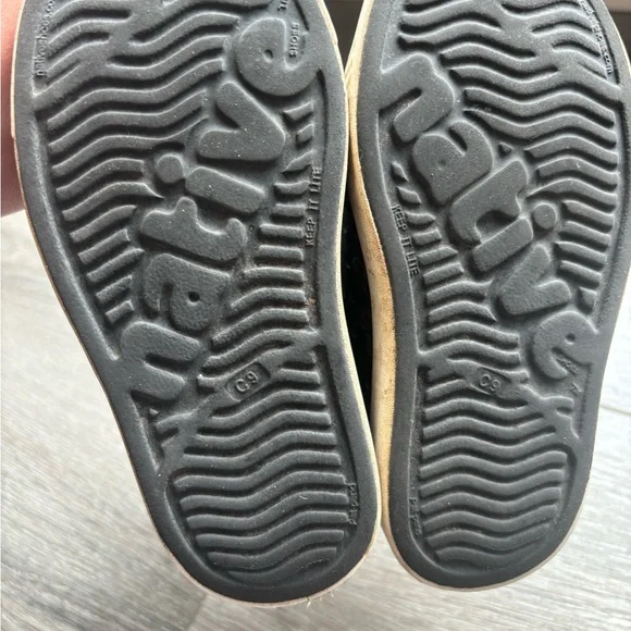 9T Native Shoes - Picture 2 of 3